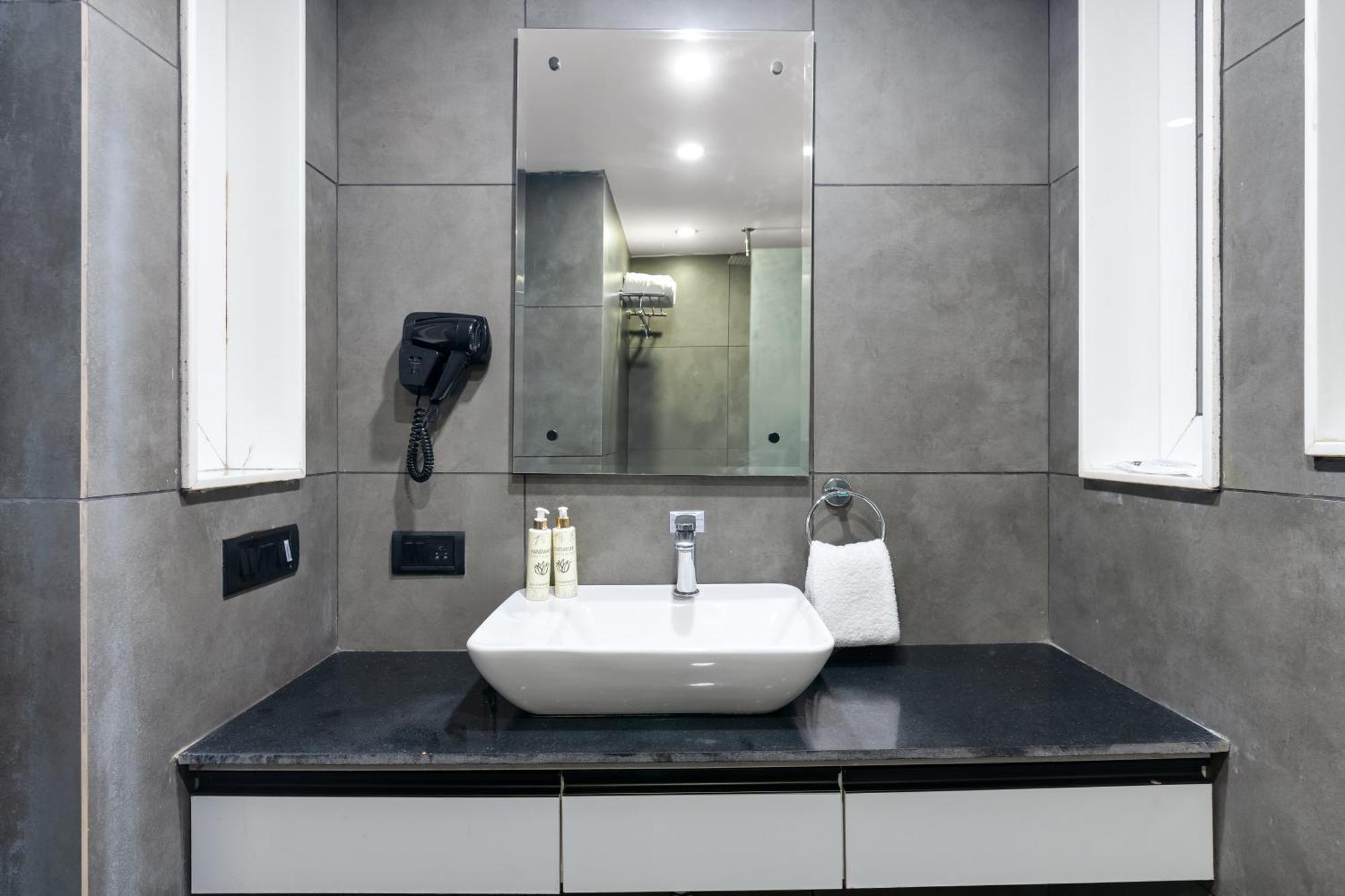 Bedchambers Serviced Apartments - Cyber City Γκουργκάον Εξωτερικό φωτογραφία